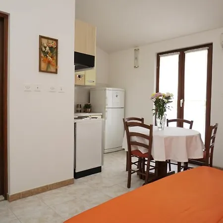 Apartment Central And Quiet